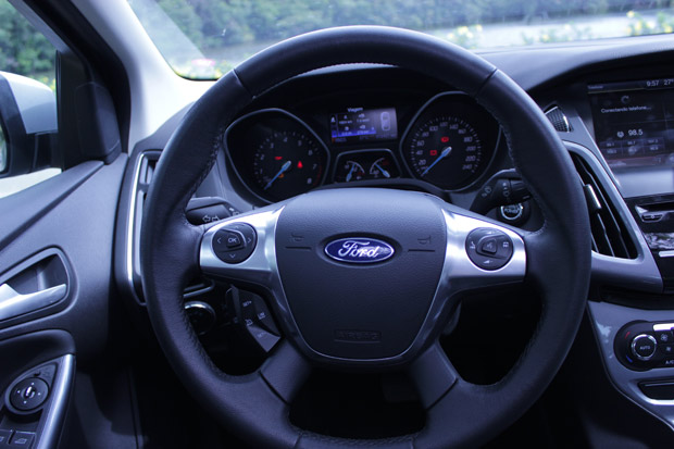 Volante-Ford-Focus-Sedan