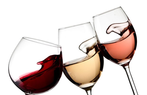 Escolhendo a taça ideal para beber vinho