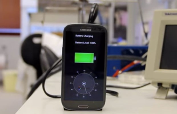 Empresa cria carregador que carrega smartphone em 30 segundos!