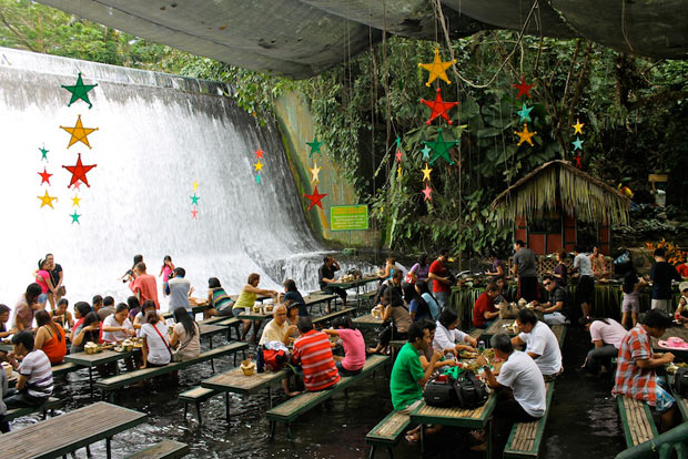 Waterfall-Restaurant