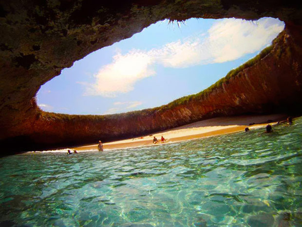 hidden-beach-marieta-islands-mexico