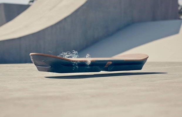 Lexus cria um "Hoverboard" que realmente funciona!