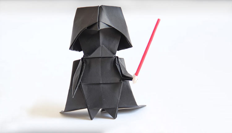 Aprenda a fazer um Darth Vader de Origami