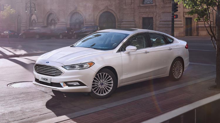 ford-fusion-hybrid-2017-analise