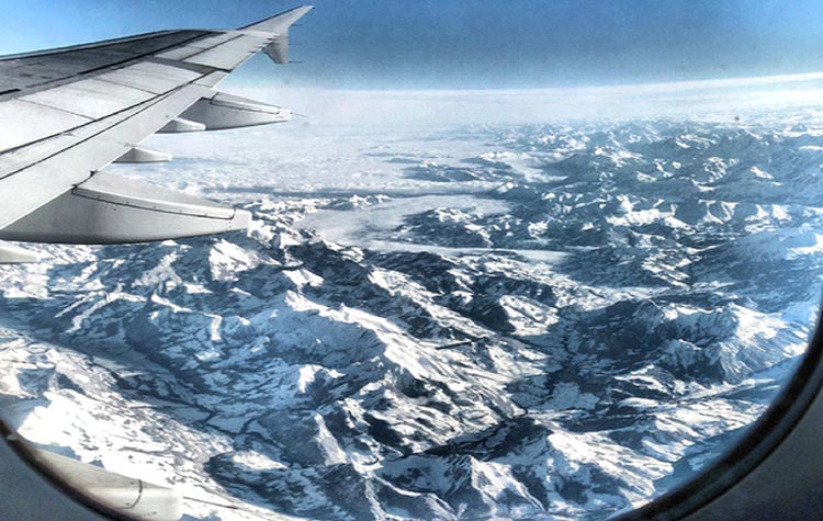 foto-alpes-suicos-janela-aviao