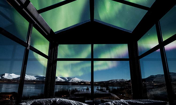 aurora-boreal-panorama-glass