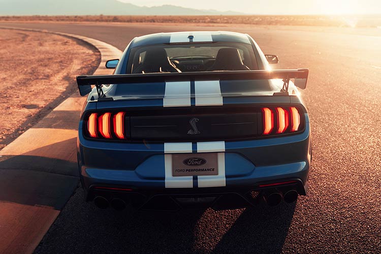 2020-Ford-Shelby-Mustang-GT500-3